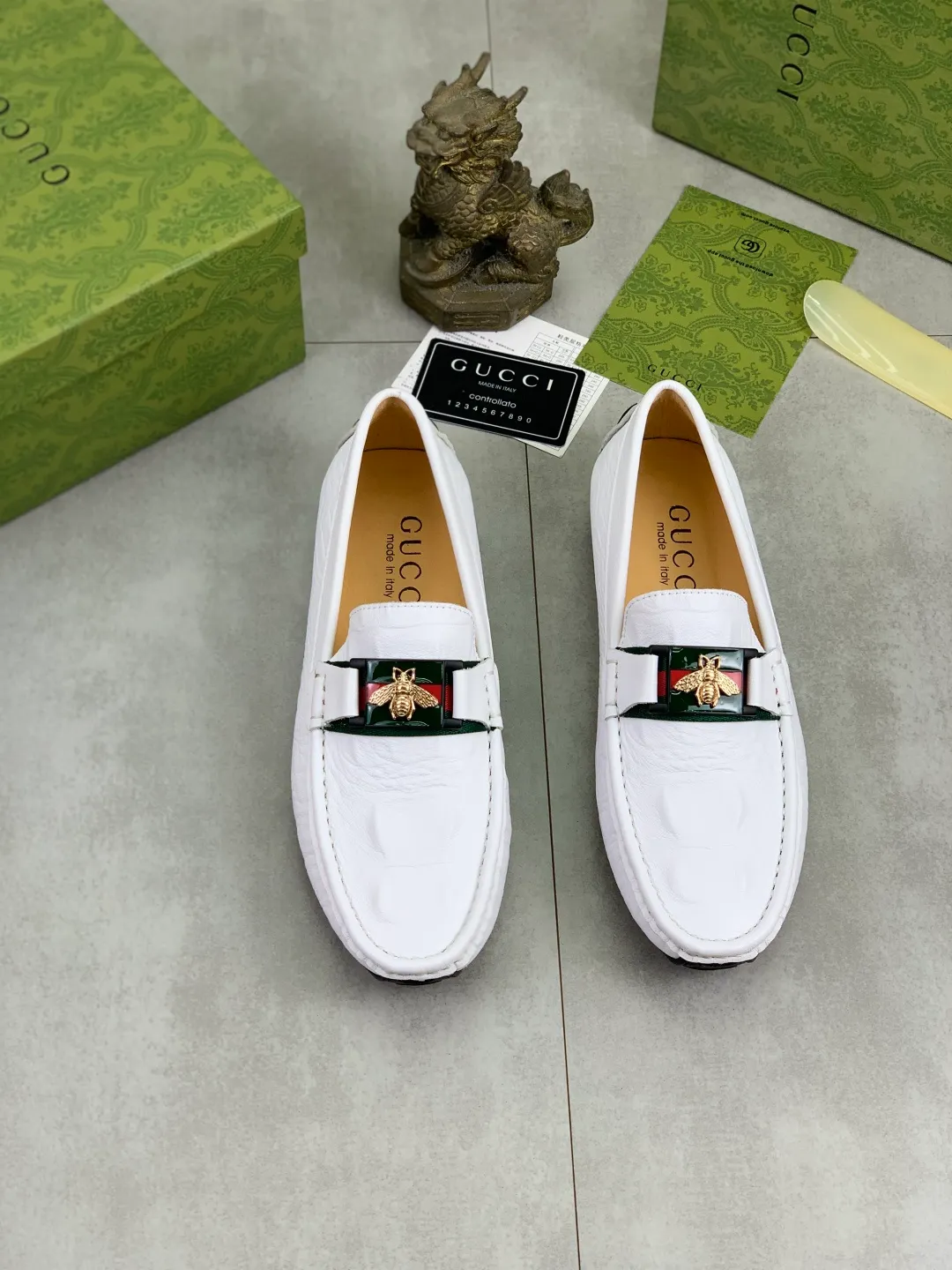 Men's men's shoes💰P360💰[New style]🆘[GUCCI] New classic beanie shoes; Hong Kong original top quality, exquisite craftsmanship, top quality💪🏼High-end boutique men's beanie shoes, British fashion style 🎈The upper is made of Italian imported calfskin🔥, comfortable and breathable, fully imported soft pigskin lining, lazy slip-on Loaf style This fabric is made of 🇮🇹🎈, which is suitable for drivers to drive, and the original non-slip and wear-resistant rubber outsole 🎈Code number: 38-45 Black White 🉑️Choose